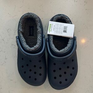 CROCS classic Lined Clog in Navy NWT m6/w8